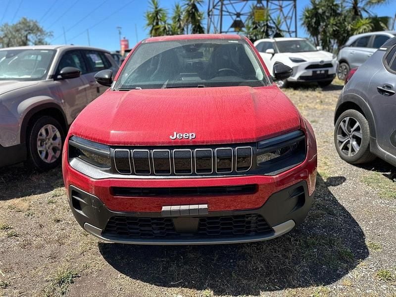 Begagnad Jeep Avenger Altitude 101 HK (74 kW) 2024 Röd SUV