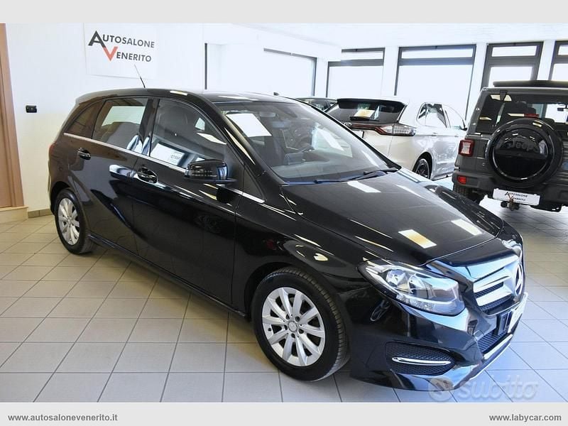 Usata Mercedes B180 Premium 109 CV (80 kW) 2016 Nero Monovolume