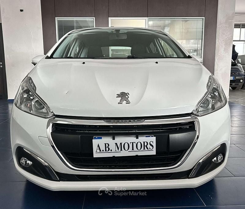 Usata Peugeot 208 102 CV (75 kW) 2019 Bianco Utilitaria