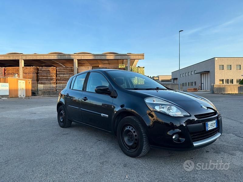 Usata Renault Clio III 2011 Nero Berlina