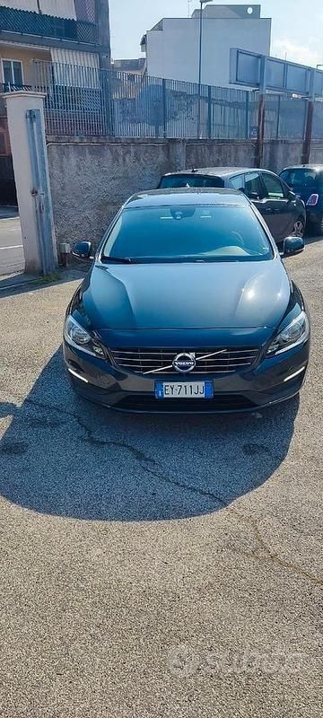 Usata Volvo V60 2015 Grigio Station wagon