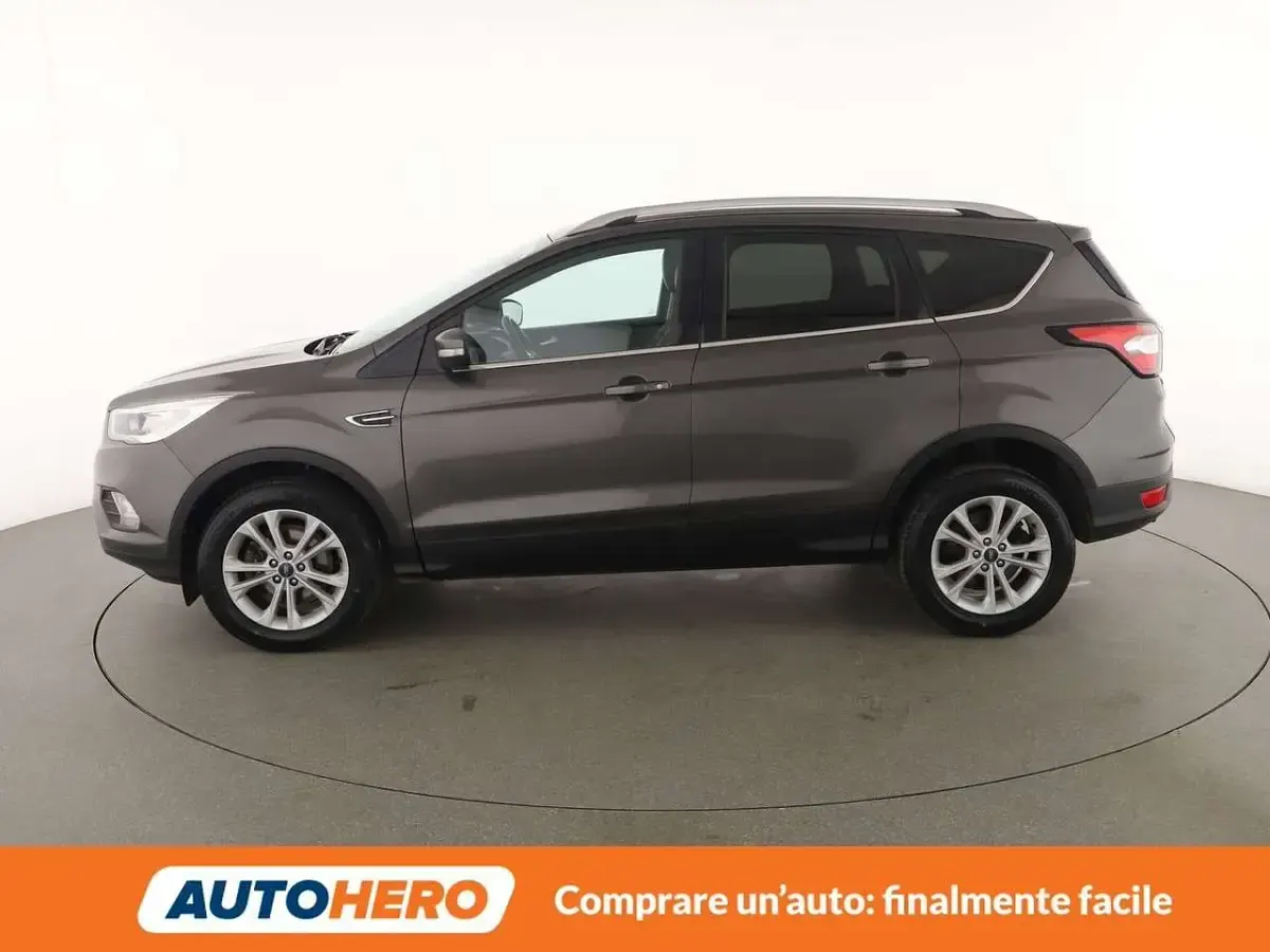 Usata Ford Kuga Titanium 120 CV (88 kW) 2018 Argento SUV
