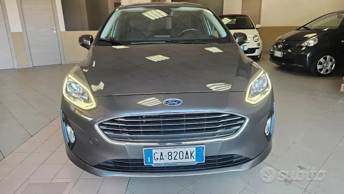Usata Ford Fiesta Titanium 75 CV (55 kW) 2019 Grigio Utilitaria