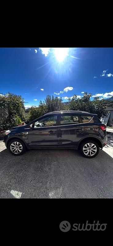 Usata Ford Kuga 163 CV (119 kW) 2012 Grigio SUV