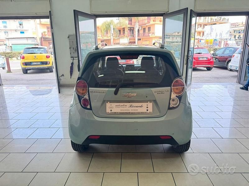 Usata Chevrolet Spark 65 CV (47 kW) 2010 Blu Utilitaria