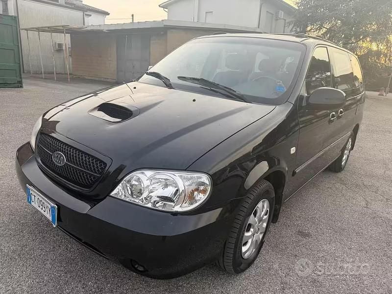 Usata Kia Carnival 145 CV (106 kW) 2005 Nero Monovolume
