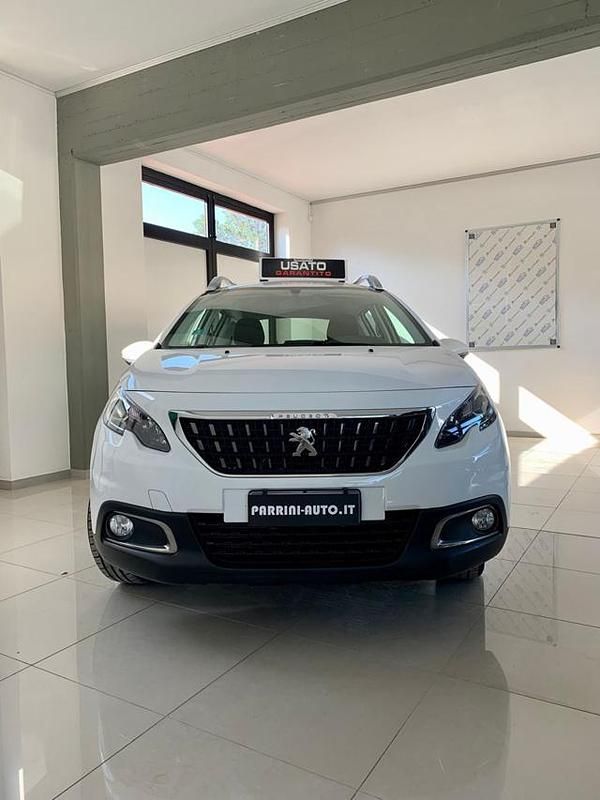 Usata Peugeot 2008 Active 83 CV (61 kW) 2019 Bianco pastello SUV
