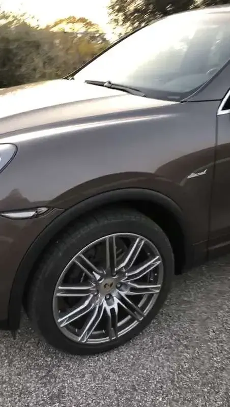 Usata Porsche Cayenne 245 CV (180 kW) 2011 Marrone SUV
