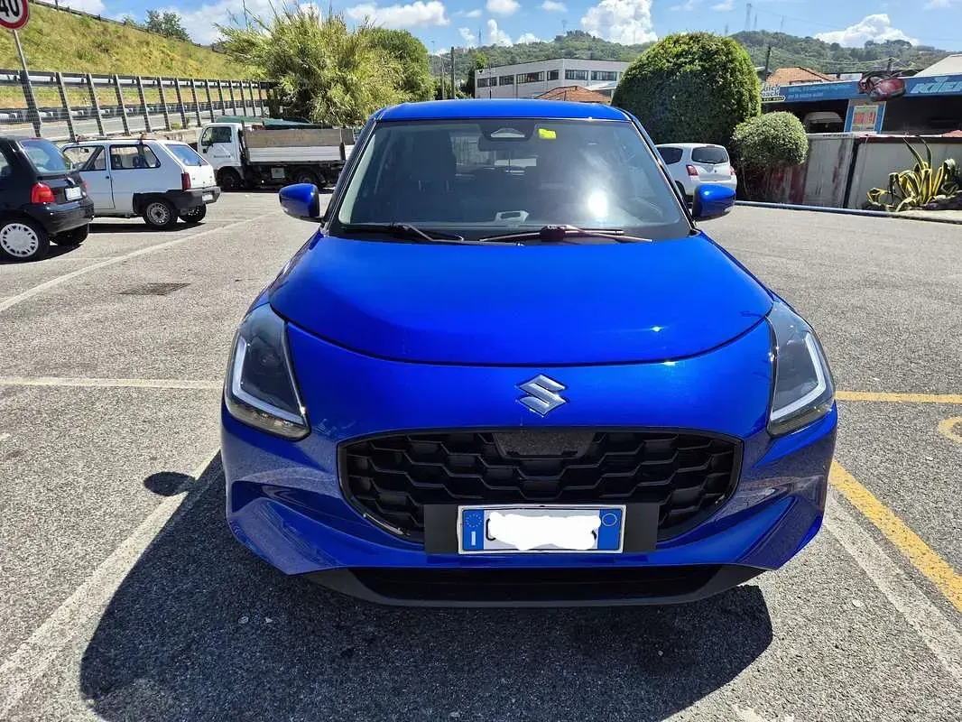 Usata Suzuki Swift 83 CV (61 kW) 2024 Blu/azzurro Utilitaria