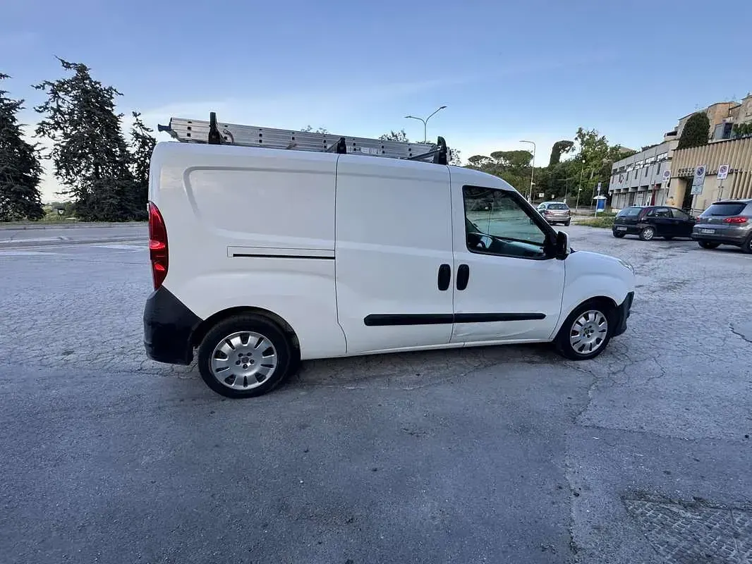 Usata Fiat Doblò Dynamic 120 CV (88 kW) 2011 Monovolume