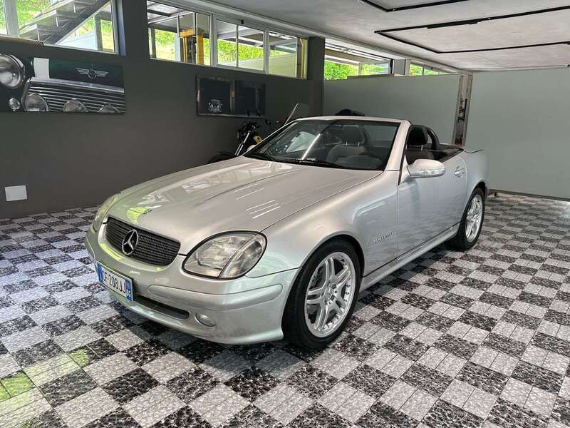 Usata Mercedes SLK200 163 CV (119 kW) 2003 Argento Cabrio
