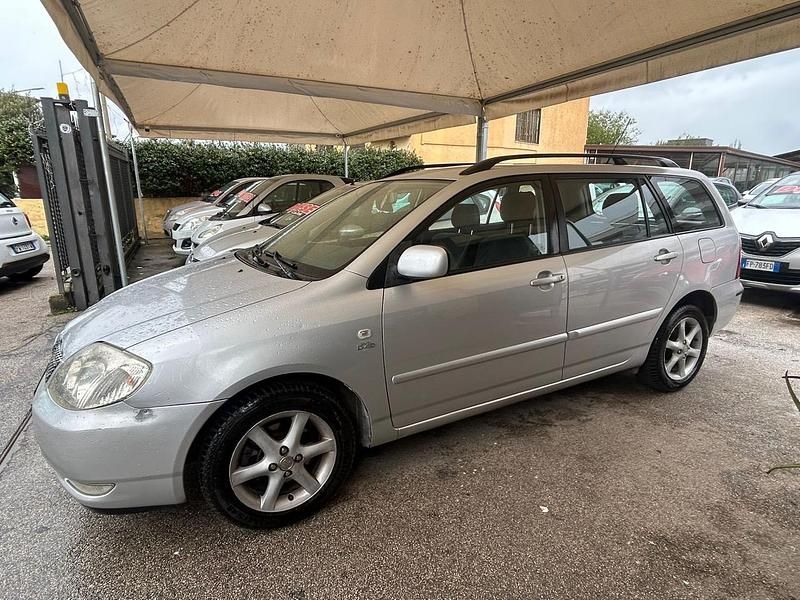 Usata Toyota Corolla 89 CV (65 kW) 2002 Argento Station wagon
