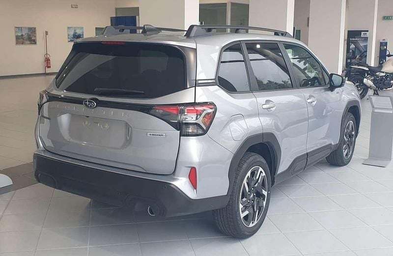 Nuova Subaru Forester Style 136 CV (100 kW) 2026 Argento SUV