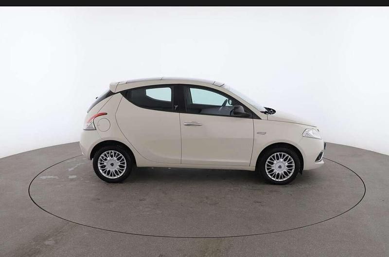 Usata Lancia Ypsilon Gold 95 CV (69 kW) 2016 Utilitaria