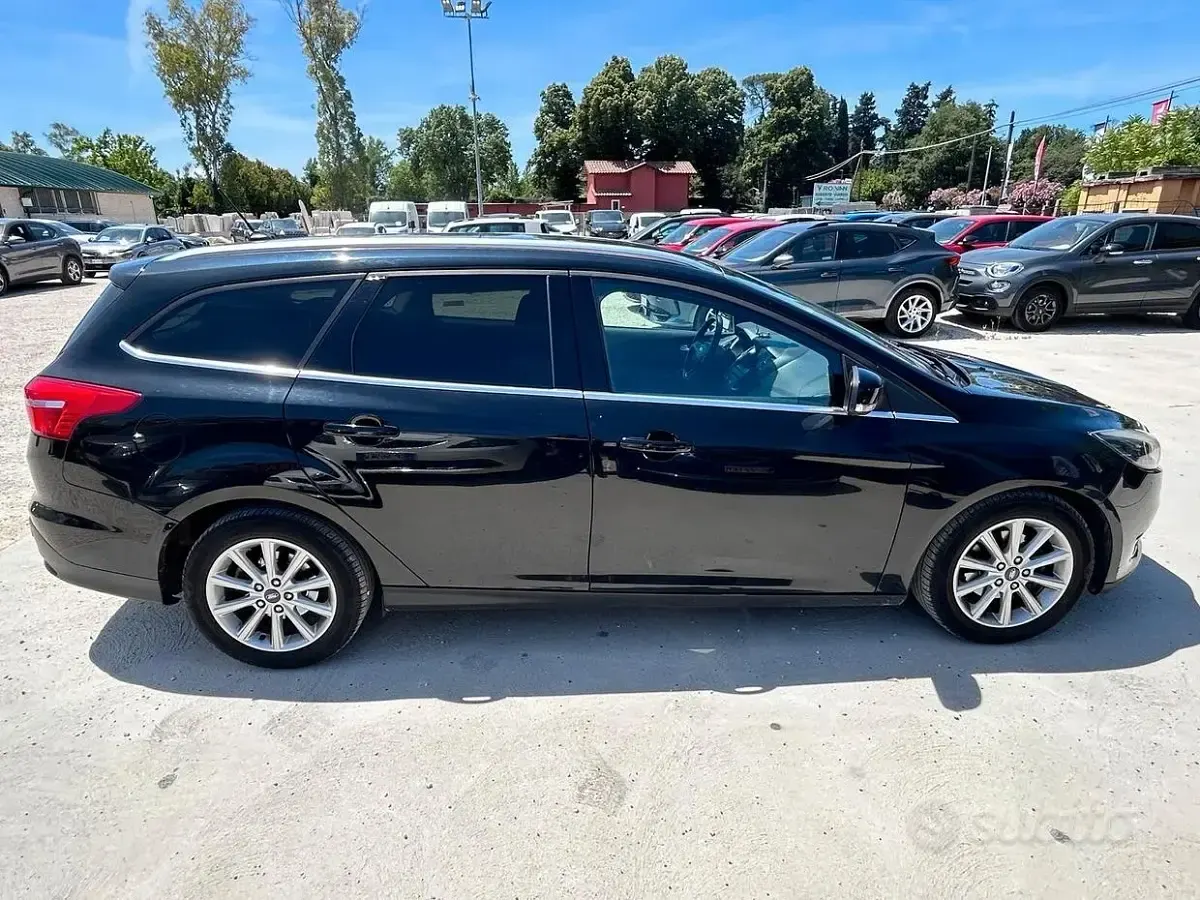 Usata Ford Focus 120 CV (88 kW) 2018 Nero Station wagon
