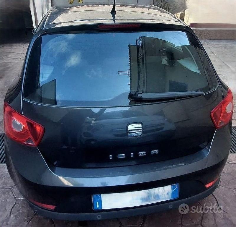 Usata Seat Ibiza 105 CV (77 kW) 2008 Grigio Berlina