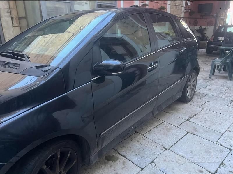Usata Mercedes B200 140 CV (102 kW) 2007 Monovolume