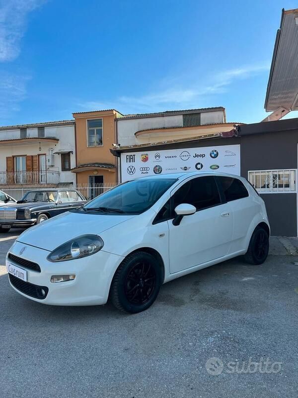 Usata Fiat Punto Evo Dynamic 69 CV (50 kW) 2011 Bianco Utilitaria