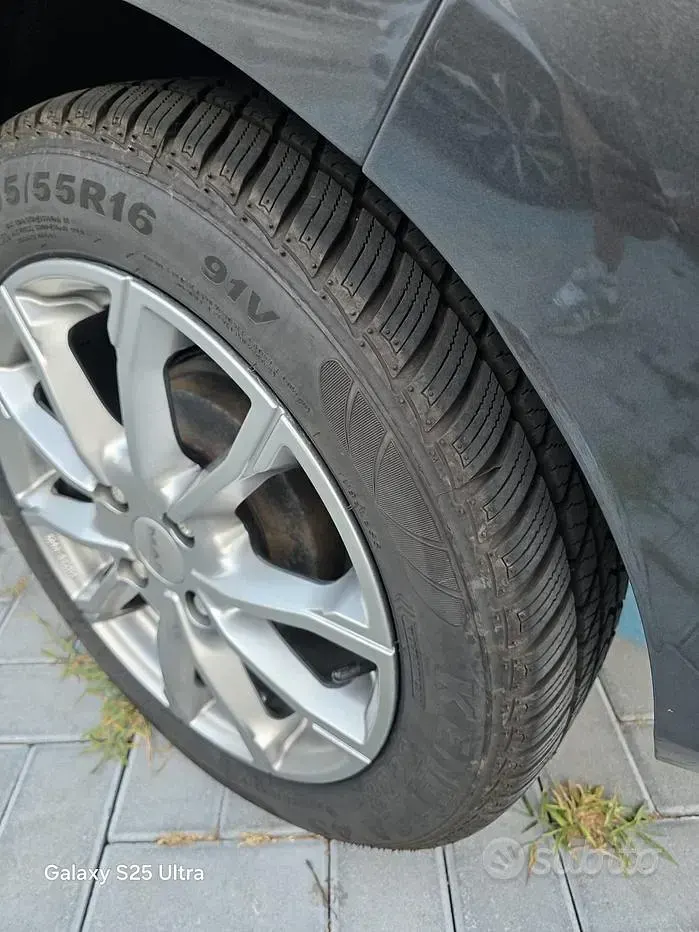 Usata Ford Fiesta 86 CV (63 kW) 2018 Grigio Utilitaria