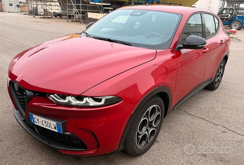 Usata Alfa Romeo Tonale 131 CV (96 kW) 2025 Rosso SUV