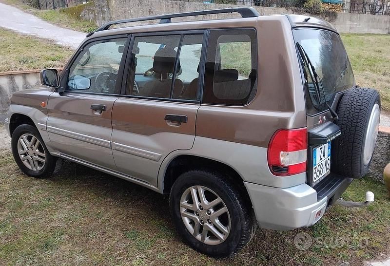 Usata Mitsubishi Pajero 129 CV (94 kW) 2002 Grigio SUV