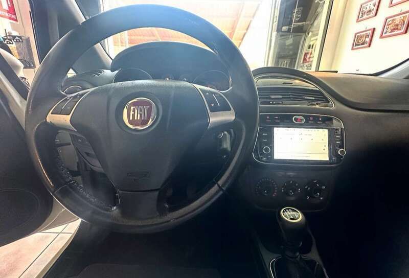 Usata Fiat Punto Evo Dynamic 105 CV (77 kW) 2011 Bianco Utilitaria