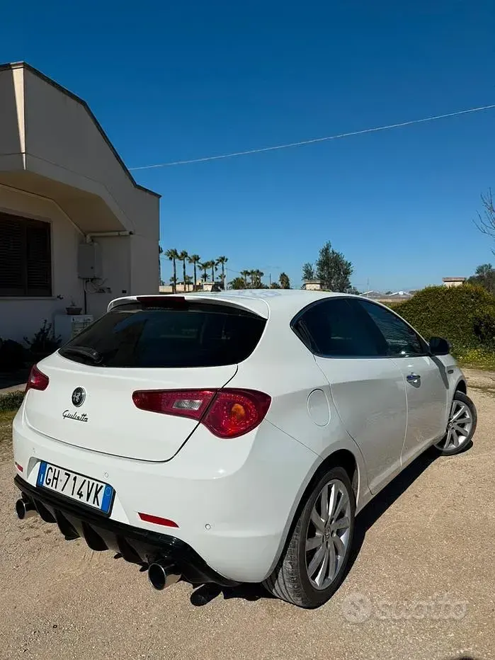 Usata Alfa Romeo Giulietta 105 CV (77 kW) 2015 Bianco Utilitaria