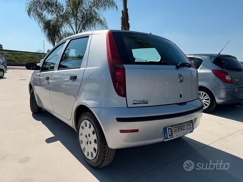 Usata Fiat Punto 69 CV (50 kW) 2010 Grigio Utilitaria