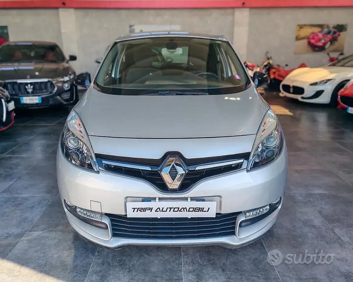 Usata Renault Scénic LIMITED 95 CV (69 kW) 2014 Grigio Monovolume