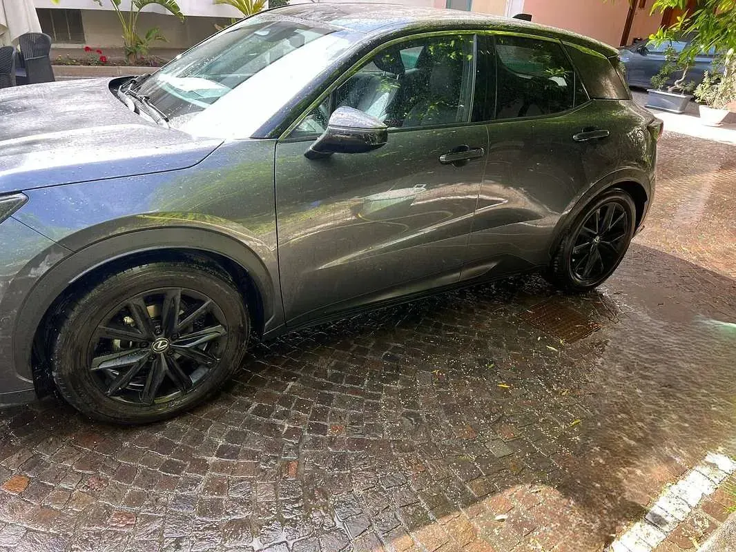 Usata Lexus LBX 91 CV (66 kW) 2024 Grigio SUV
