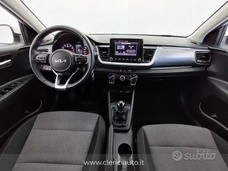 Usata Kia Stonic Urban 79 CV (58 kW) 2024 Bianco SUV