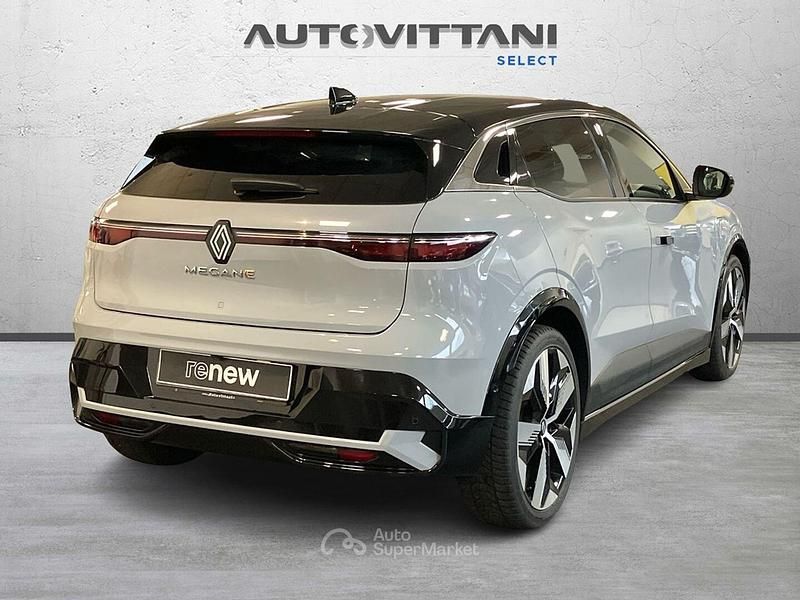 Usata Renault Megane E-Tech Techno 55 kW (75 CV) 2023 Grigio chiaro Berlina