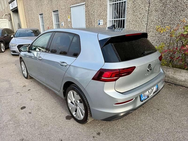 Usata VW Golf VIII Edition 116 CV (85 kW) 2024 Argento Berlina