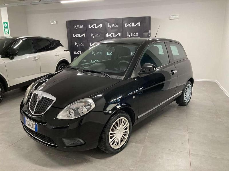 Usata Lancia Ypsilon 69 CV (50 kW) 2011 Nero Utilitaria