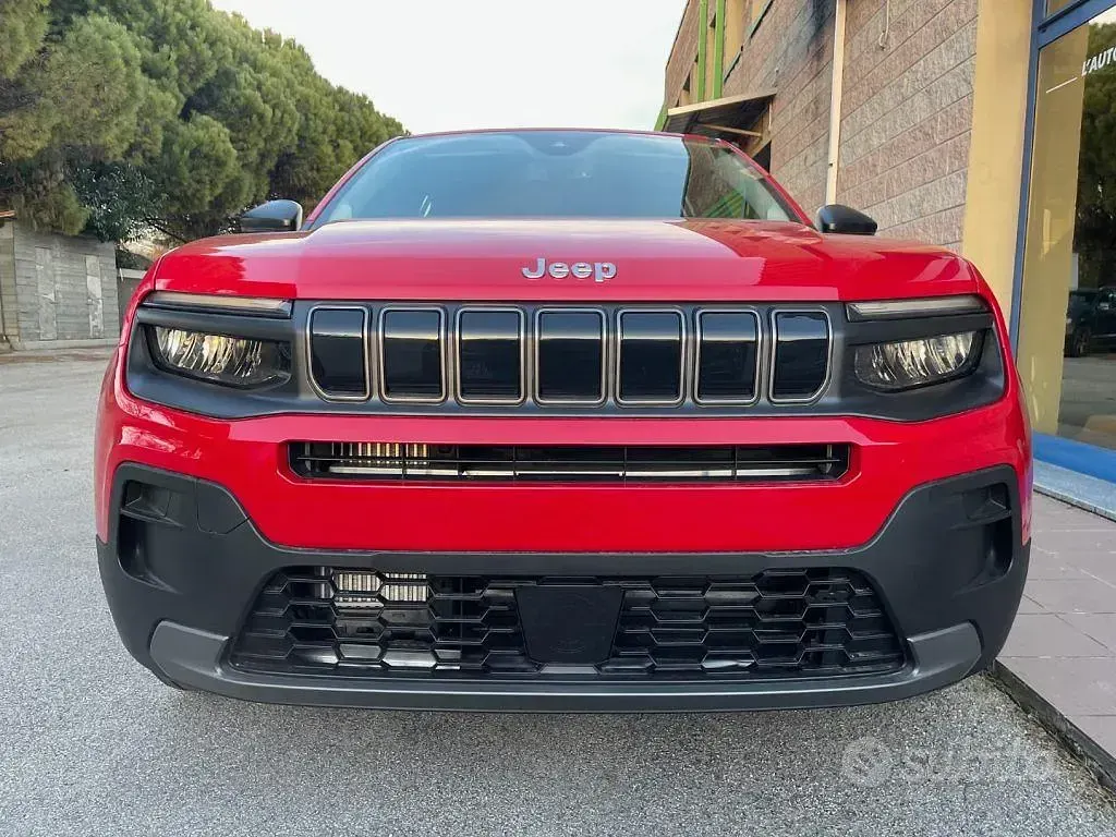 Usata Jeep Avenger Longitude 101 CV (74 kW) 2024 Rosso SUV