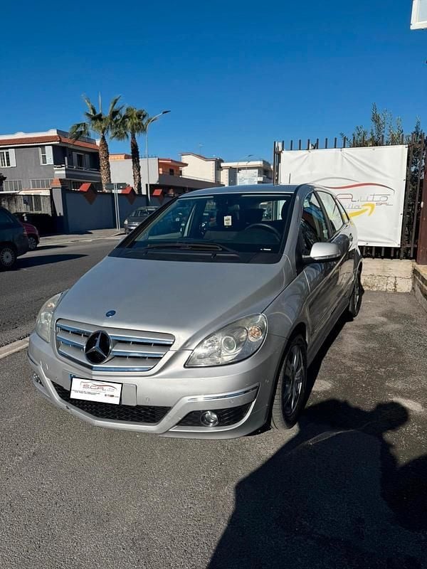Usata Mercedes B200 Chrome 140 CV (102 kW) 2010 Argento Monovolume