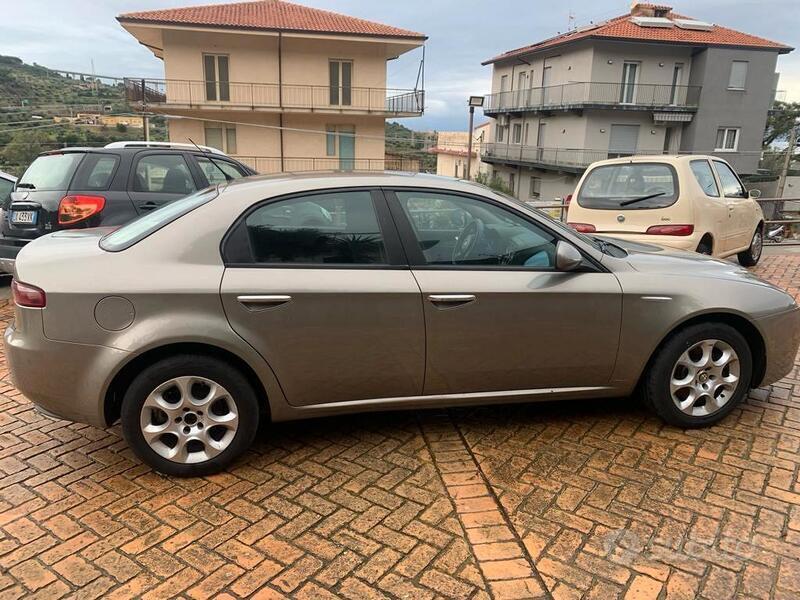 Usato 2006 Alfa Romeo 159 1.9 Diesel 150 CV (4.700 €)