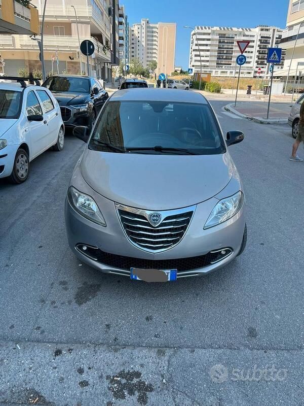 Usata Lancia Ypsilon 60 CV (44 kW) 2013 Utilitaria