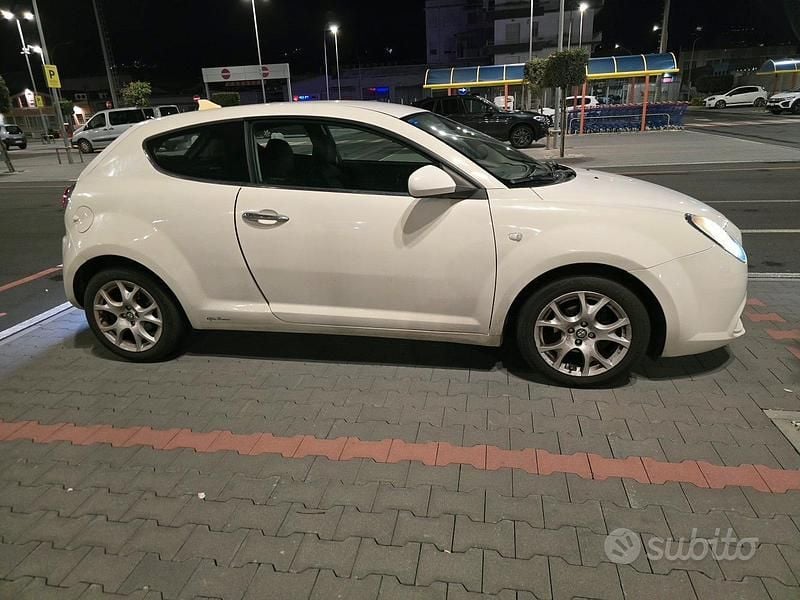 Usata Alfa Romeo MiTo 78 CV (57 kW) 2010 Bianco Utilitaria