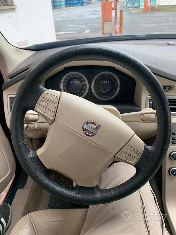 Usata Volvo V70 205 CV (150 kW) 2010 Blu Station wagon