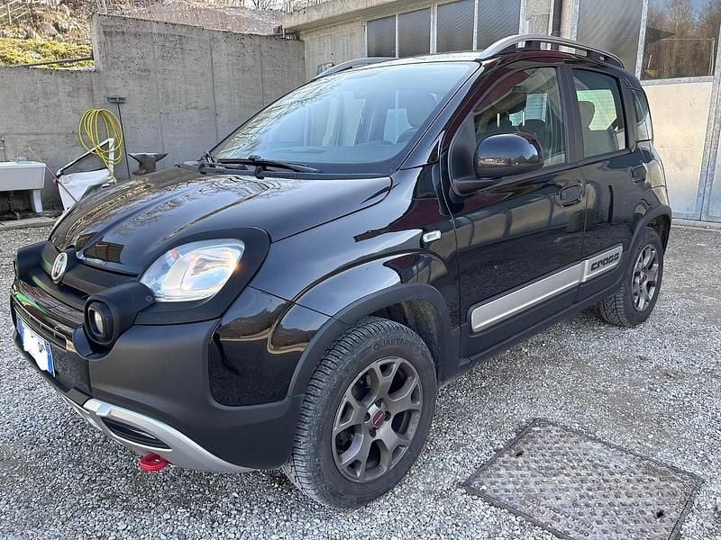 Usata Fiat Panda Cross Cross 95 CV (69 kW) 2016 Nero Utilitaria