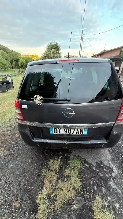 Usata Opel Zafira 115 CV (84 kW) 2009 Grigio Monovolume