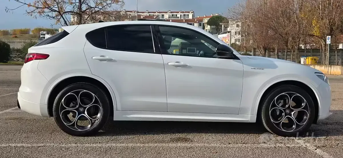 Usata Alfa Romeo Stelvio Veloce 209 CV (153 kW) 2022 Bianco SUV