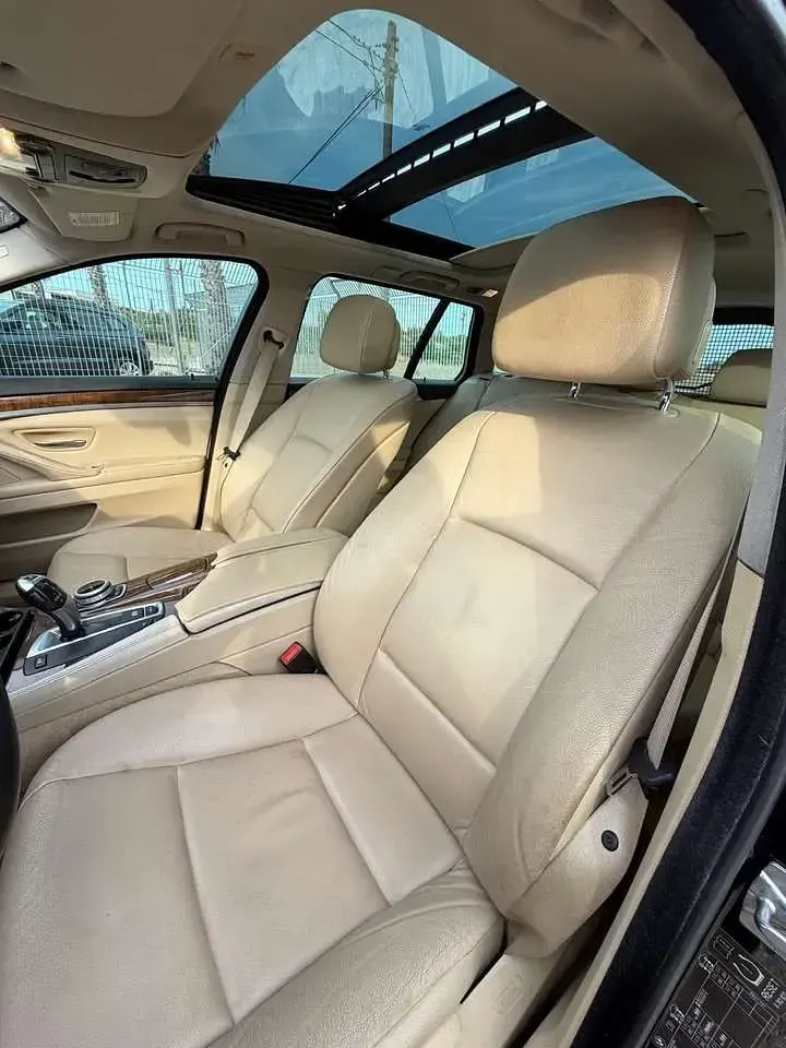 Usata BMW 520 184 CV (135 kW) 2010 Nero Station wagon
