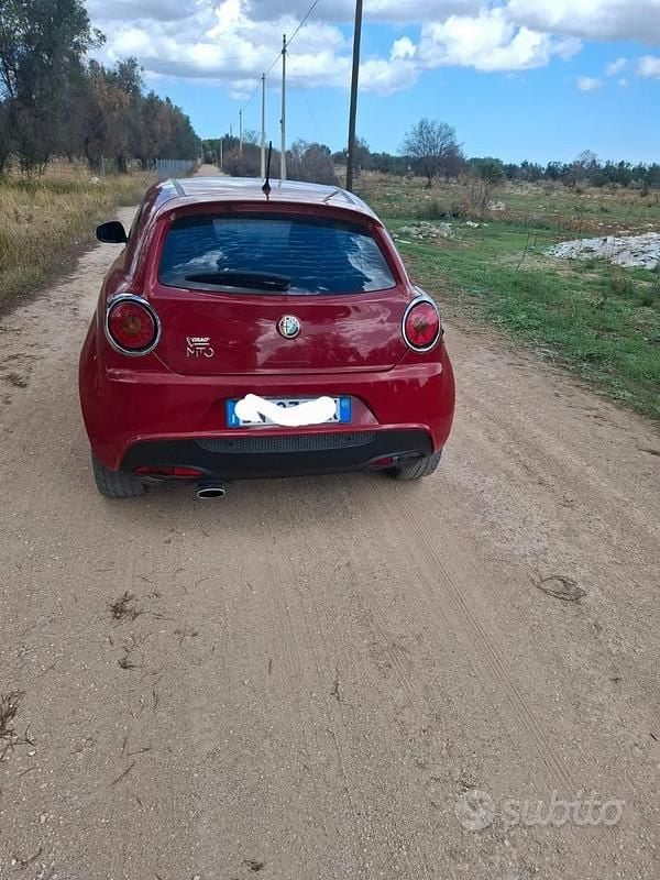 Rosso Usata 2009 Alfa Romeo MiTo Due volumi | 2800 € (Ottimo prezzo) - Immagine 1/4