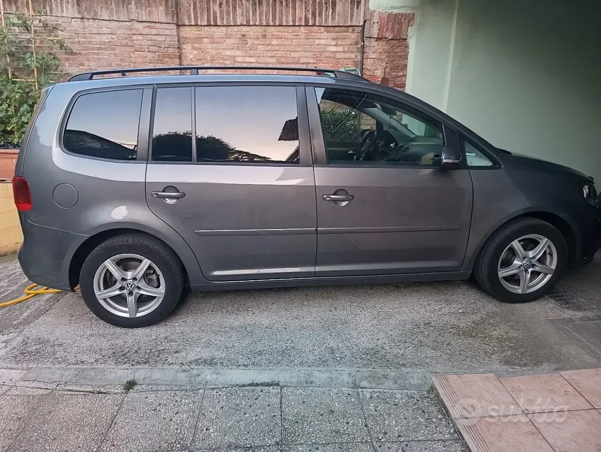 Usata VW Touran 105 CV (77 kW) 2012 Monovolume