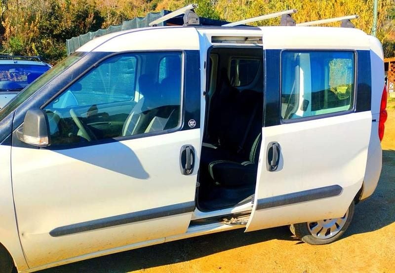 Begagnad Fiat Doblò Active 105 HK (77 kW) 2011 Vit Minibuss