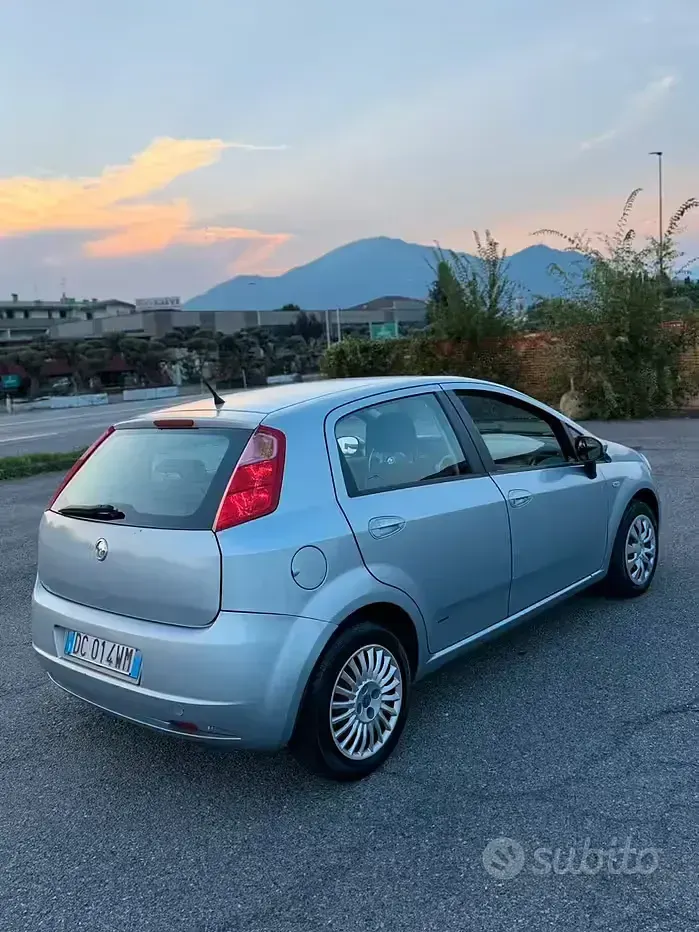 Usata Fiat Grande Punto 75 CV (55 kW) 2006 Utilitaria