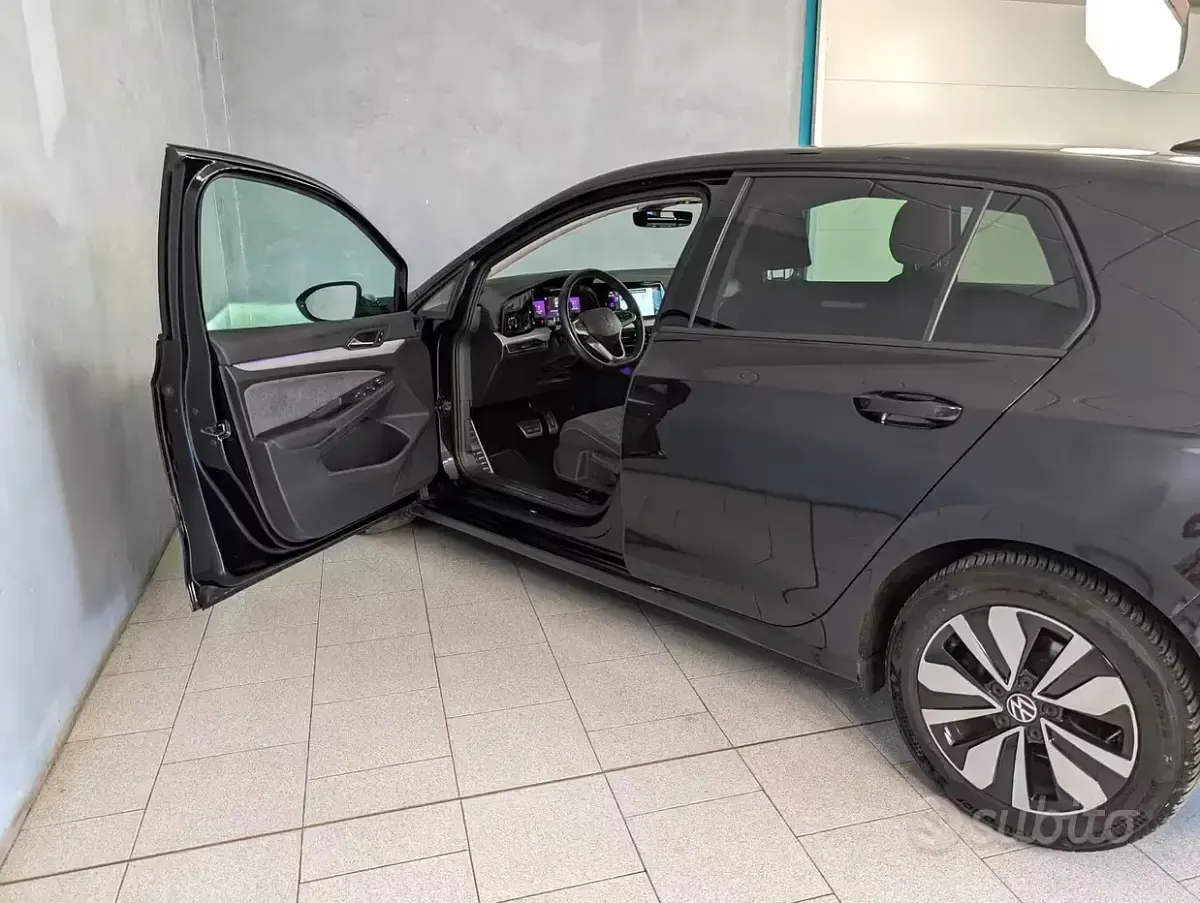 Usata VW Golf VIII Move 150 CV (110 kW) 2023 Nero Berlina