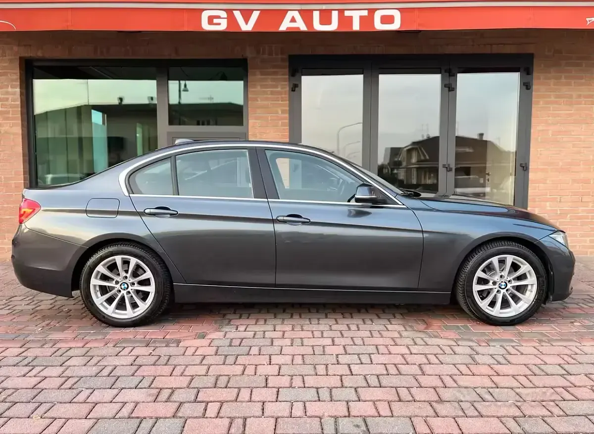 Usata BMW 316 Efficient Dynamics 116 CV (85 kW) 2018 Grigio Berlina
